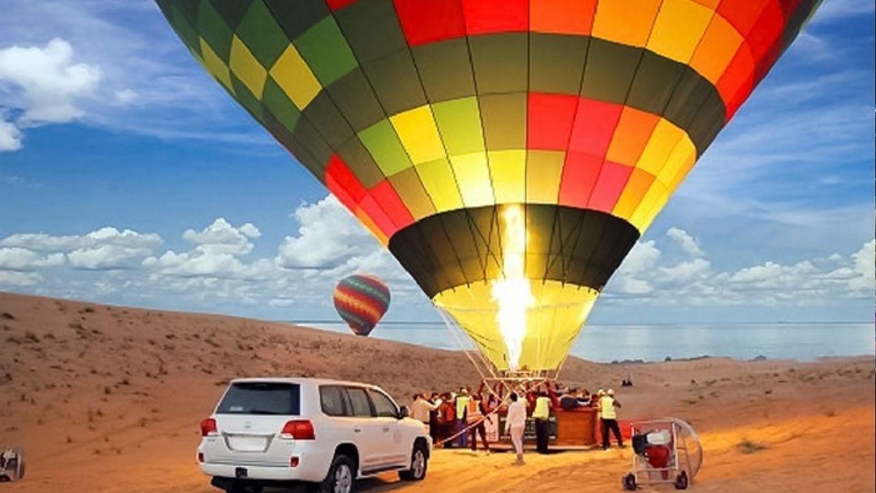 Exotic Sunrise Hot Air Balloon with Breakfast